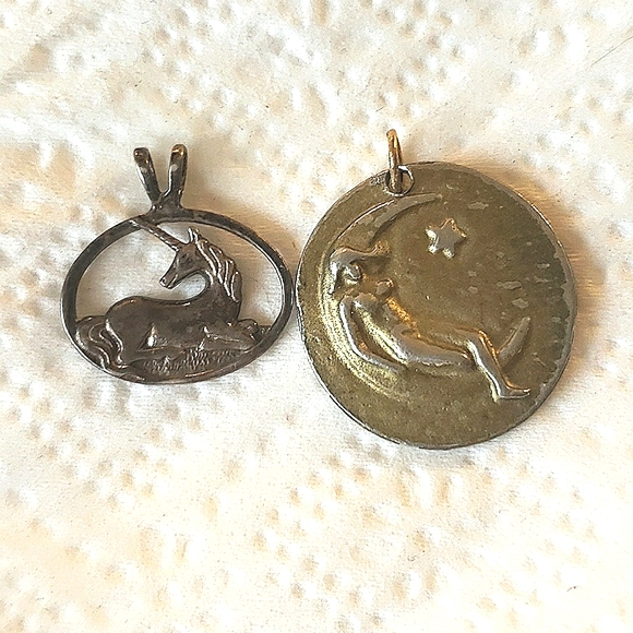 Sold STERLING SILVER VINTAGE PENDANTS UNICORN WOMAN ON MOON - Picture 2 of 6